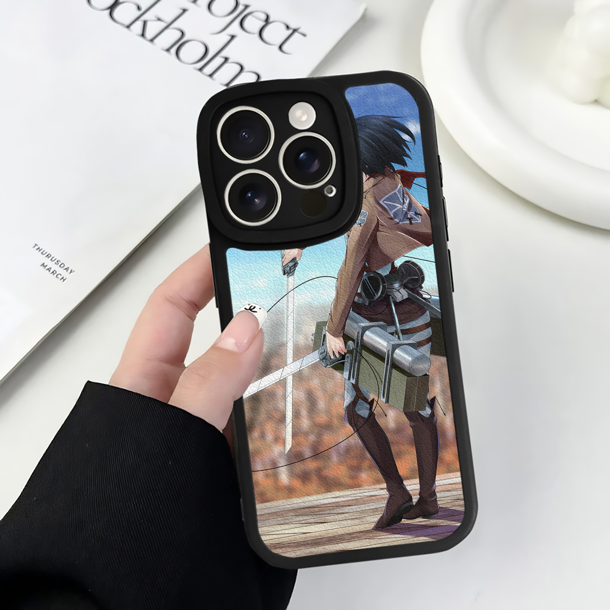 （画像用） 進撃の巨人 Attack on Titan 【iPhone 16シリーズ対応】シリコンスマホケース（レザー調） 材質：シリコン
